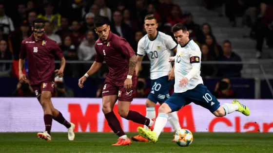 Argentina cayó ante Venezuela en el regreso de Lionel Messi