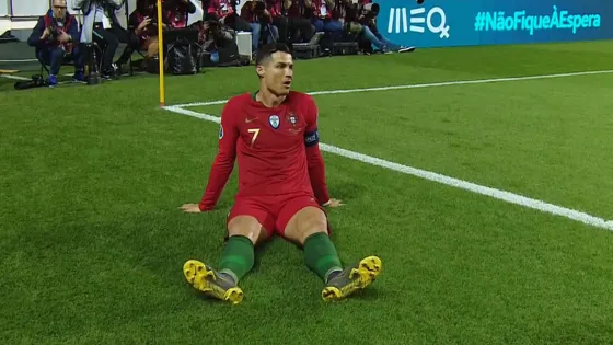 Cristiano Ronaldo se retiró lesionado del partido contra Serbia