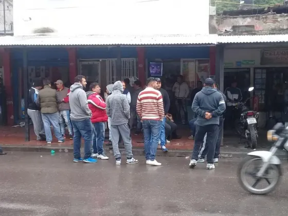 Continua el conflicto entre taxistas y remiseros: “Vinieron 40 tipos armados”