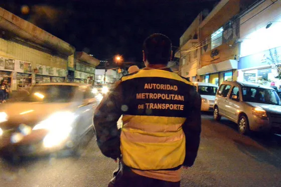 AMT profundiza los controles a taxis y remises