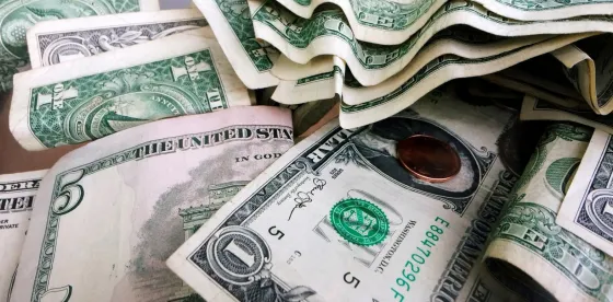 El dólar vuelve a subir y llega a un nuevo valor récord