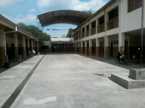 En una escuela de Orán los chicos tienen clases en la biblioteca por falta de aulas