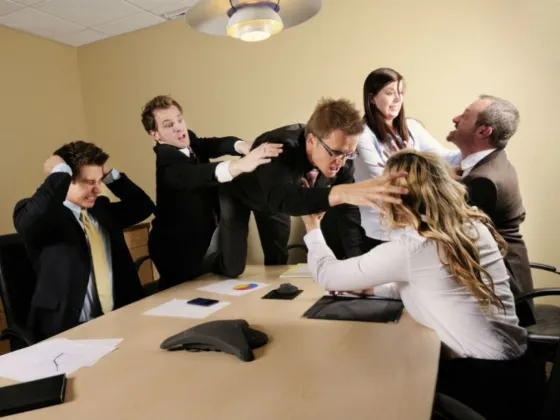 Drogó a todos sus compañeros de trabajo porque "tenían mala onda"