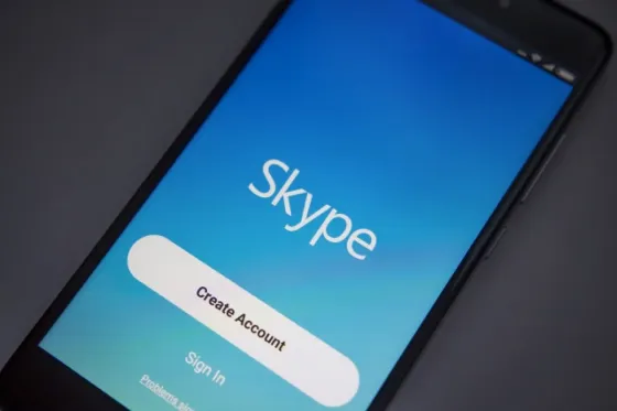 Una falla en Skype contesta llamadas automáticamente