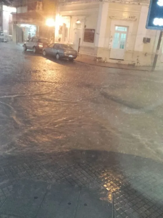 Una fuerte tormenta azotó Salta. VIDEO