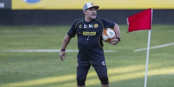 Desde Huracán aseguran que Maradona no es una opción 