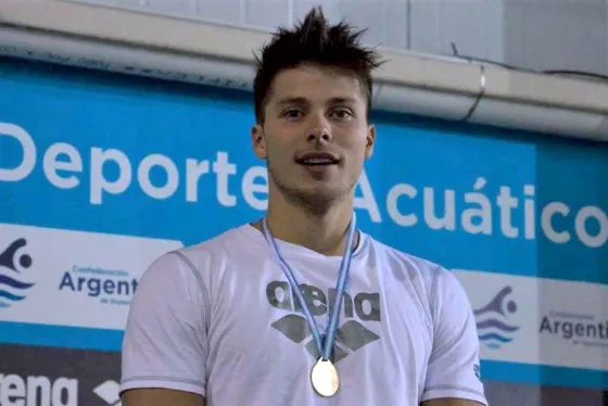 El salteño Strelkov volvió a quebrar el récord de 50 metros mariposa