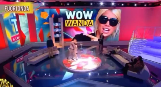 Wanda Nara protagonizó un terrible blooper al bailar tango. VIDEO
