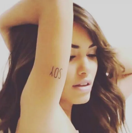 Lali Esposito y un palo Mariano Martínez