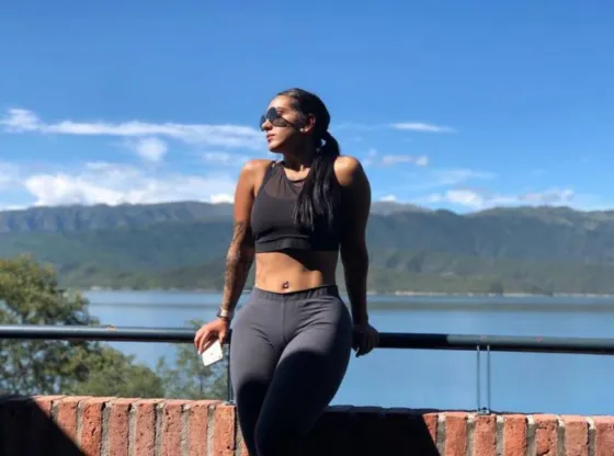 Video: Detuvieron a la joven que disparó desde un balcón