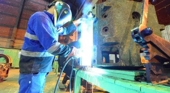 Fuerte caída de la industria y la construcción en marzo