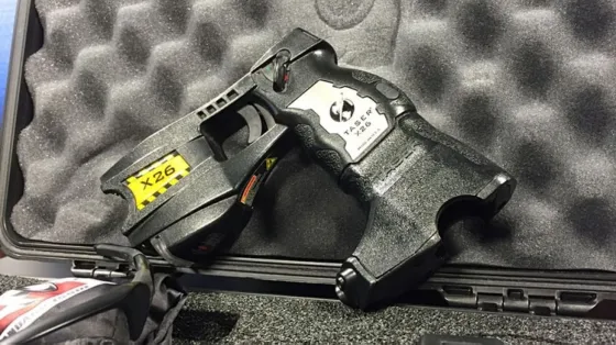El Gobierno habilitó a las fuerzas de seguridad a utilizar pistolas Taser