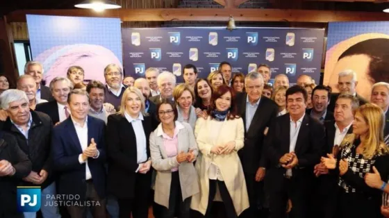 Cristina participa de la cumbre del PJ