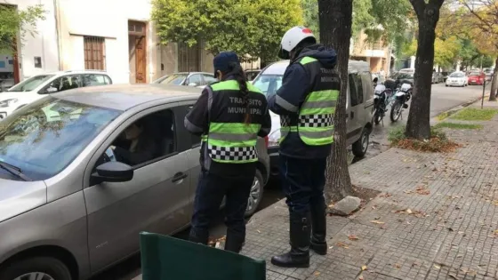 Se registraron más de mil autos mal estacionados en una semana