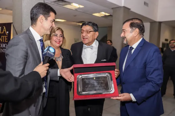 Urtubey e Isa agasajaron a Marcelo Hoyos