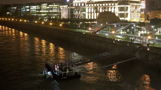 Siete muertos y 21 desaparecidos al naufragar un barco turístico en Budapest