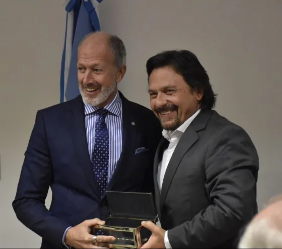 Sáenz firmó un convenio con el presidente de la DAIA