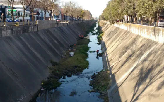 Imagen de un tramo del canal de Avda Irigoyen