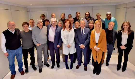  Cristina Kirchner y Alberto Fernández sellaron un acuerdo electoral con Moyano y Baradel