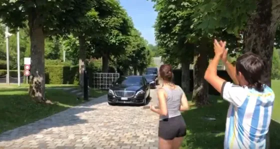 Tremendo escrache a Mauricio Macri en Suiza