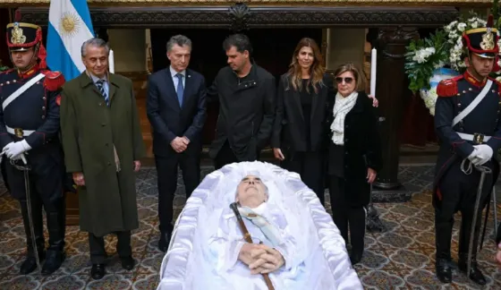 Los restos de Fernando De la Rúa son velados en el Congreso