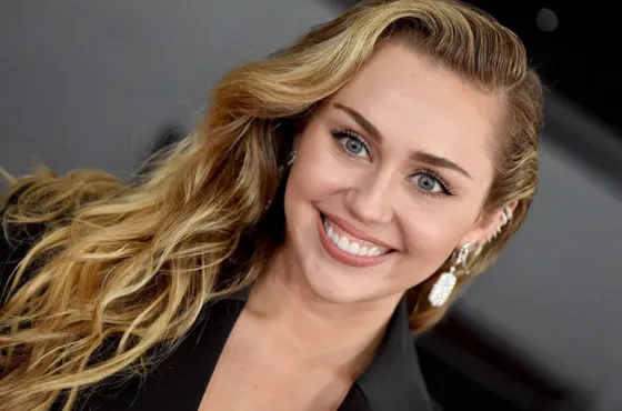 MIley Cyrus: “Todavía me siento muy atraída sexualmente por las mujeres”