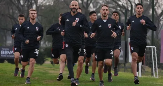 River se prepara para su primer partido oficial