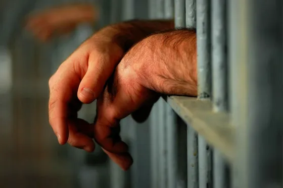 Lo condenaron a 8 años de prisión por abusar sexualmente de una menor