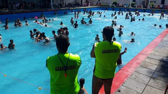 Abrieron la inscripción de guardavidas para los natatorios municipales