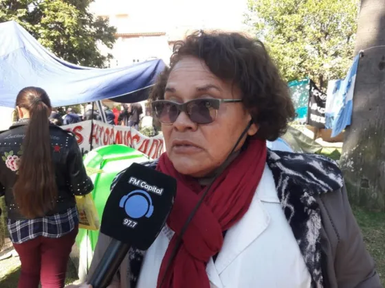 Indignante: Anoche prendieron aspersores en el acampe docente