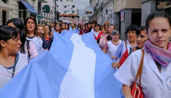 Docentes decidieron continuar con el paro