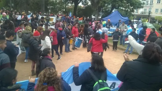 Docentes piden la renuncia de Analía Berruezo