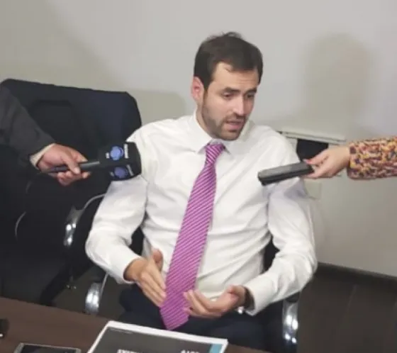 "El bono pedido por los docentes representa una erogación de mil millones de pesos"