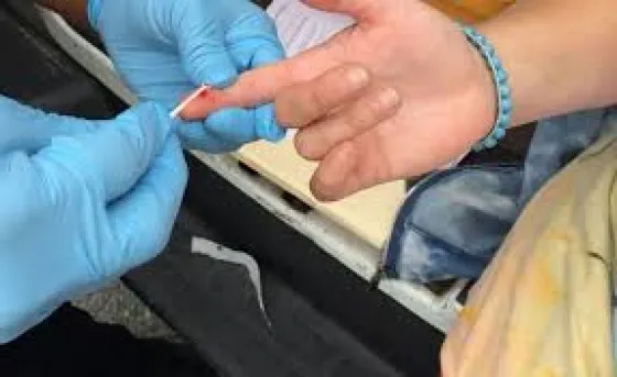 Testeos gratuitos de hepatitis B y C en plazoleta IV Siglos