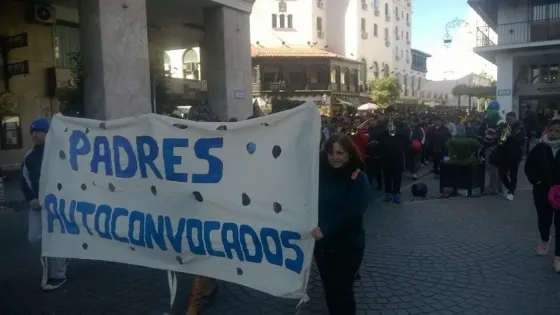 Padres autoconvocados se suman a la lucha docente