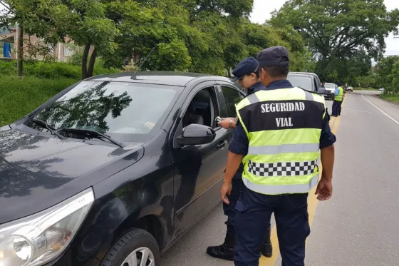 Automovilista multado de manera arbitraria por “viajar con su familia”