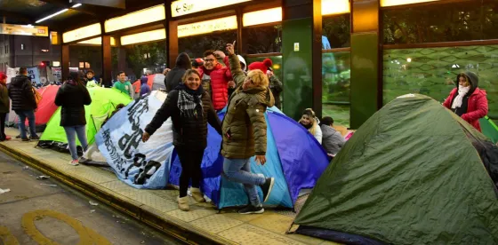 Capital Federal: Organizaciones sociales acampan en la 9 de Julio