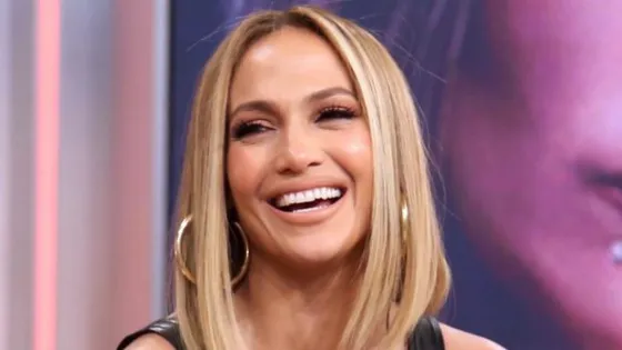 ¡Bomba! Jennifer López recreó un osado look de hace 20 años