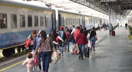 El Gobierno ordena a las fuerzas de seguridad pedir DNI en los trenes