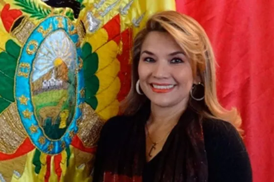 Jeanine Áñez se autoproclamó presidenta interina de Bolivia