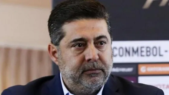 Angelici habló sobre el viaje a la FIFA