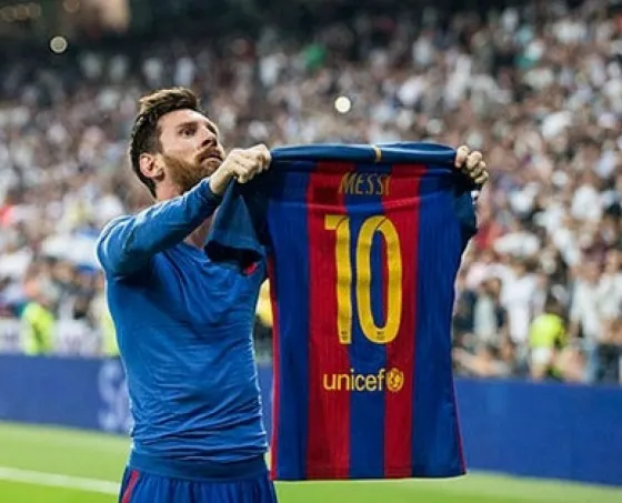 Messi mostró su enorme colección de camisetas, ¡Mirálas!
