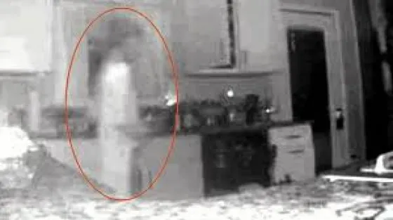 Aterrador: Vio su propio fantasma al lado de sus hijos