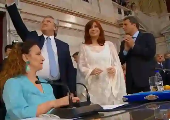 Alberto Fernández y Cristina Kirchner ya son Presidente y Vice de Argentina