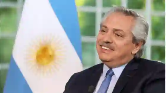 Alberto se reúne con empresarios y sindicatos