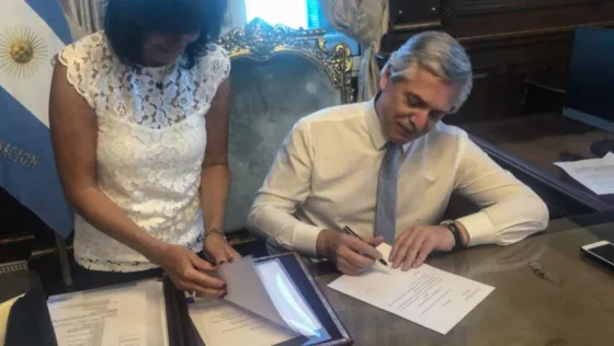 El Gobierno oficializó el aumento de sueldo a estatales