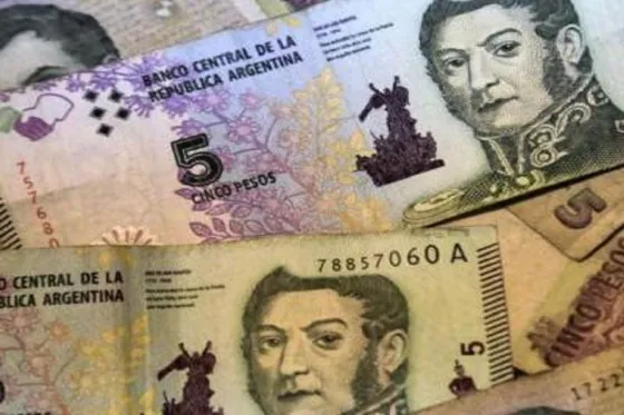Atención: Los comercios que no reciban billetes de $5 serán sancionados