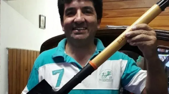 Devolvió dos millones de pesos y lo "recompensaron" con una pala