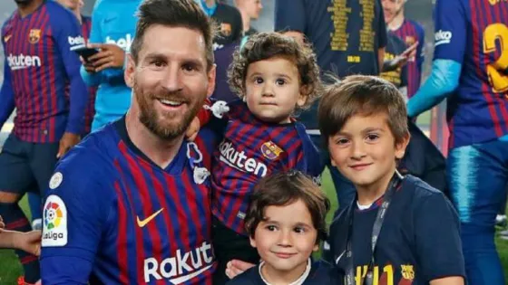 Difunden un video de Messi jugando a la pelota con Thiago, Mateo y Ciro