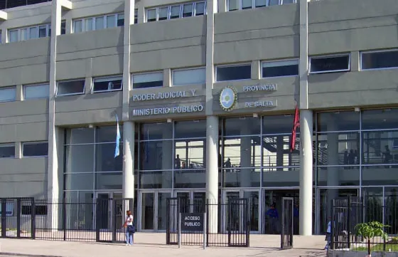 La Corte congeló por seis meses los sueldos de funcionarios y jueces del Poder Judicial